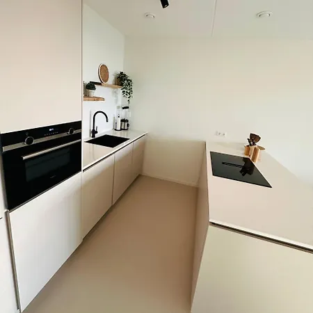 Perfect Located 2 Bedroom Апартаменты